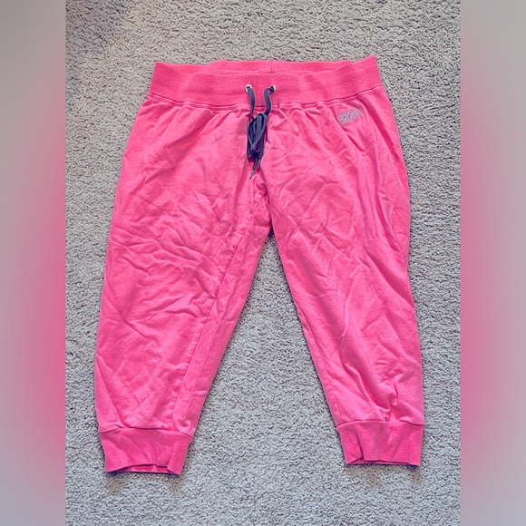 SOFFE Capri Sweats - Picture 1 of 2